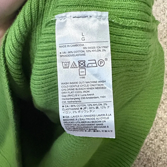 Banana Republic Vibrant Green Pullover - Picture 2 of 6